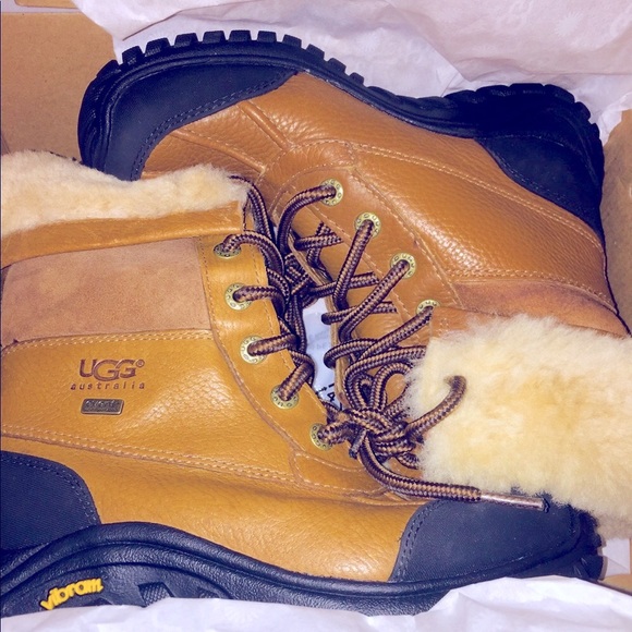 UGG - Picture 6 of 7